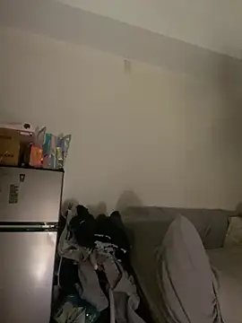 Snapshot of YoY-man chatting on 12-27-24, 04:43 YoY-man online show from 12-27-24, 04:43