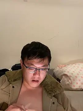 Snapshot of YoY-man chatting on 01-12-25, 04:29 YoY-man online show from 01-12-25, 04:29