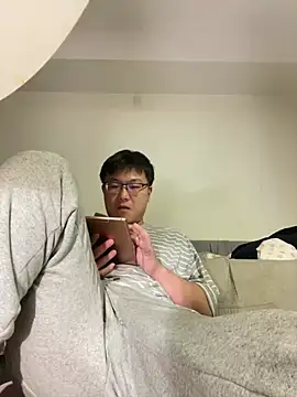 Snapshot of YoY-man chatting on 01-16-25, 03:13 YoY-man online show from 01-16-25, 03:13