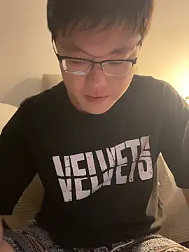 Snapshot of YoY-man chatting on 02-02-25, 09:08 YoY-man online show from 02-02-25, 09:08