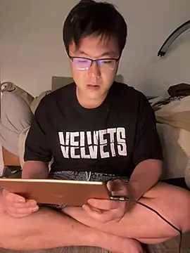 Snapshot of YoY-man chatting on 02-05-25, 09:46 YoY-man online show from 02-05-25, 09:46