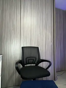 Snapshot of Libia_James chatting on 02-18-25, 02:27 Libia James online show from 02-18-25, 02:27