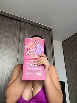 Snapshot of Libia_James chatting on 02-22-25, 04:30 Libia James online show from 02-22-25, 04:30