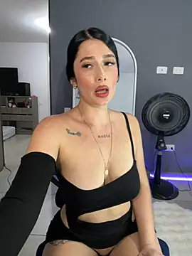 Snapshot of Libia_James chatting on 03-07-25, 01:20 Libia James online show from 03-07-25, 01:20