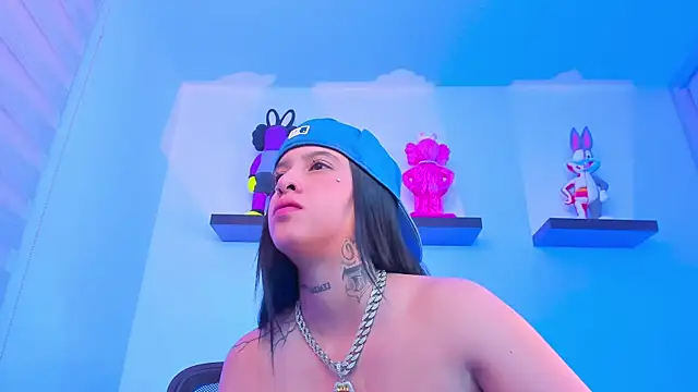 Snapshot of Gangster_Girl chatting on 12-15-24, 03:24 Gangster Girl online show from 12-15-24, 03:24