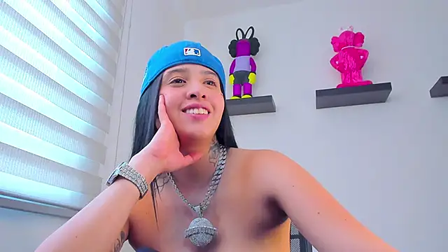 Snapshot of Gangster_Girl chatting on 12-31-24, 04:04 Gangster Girl online show from 12-31-24, 04:04