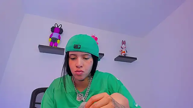 Snapshot of Gangster_Girl chatting on 02-06-25, 05:51 Gangster Girl online show from 02-06-25, 05:51