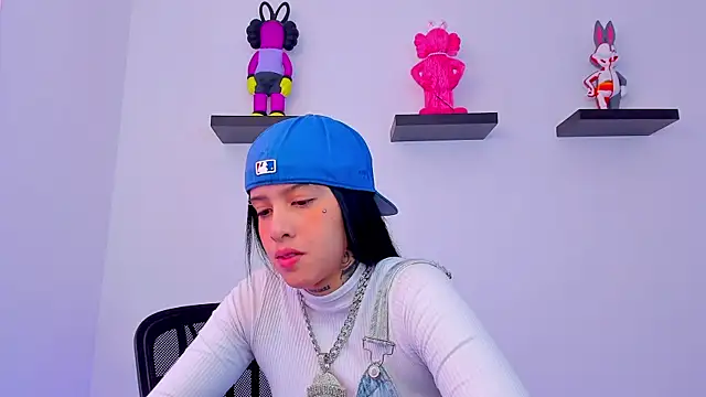 Snapshot of Gangster_Girl chatting on 02-08-25, 05:29 Gangster Girl online show from 02-08-25, 05:29