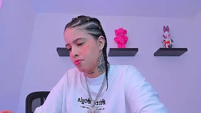 Snapshot of Gangster_Girl chatting on 02-28-25, 03:59 Gangster Girl online show from 02-28-25, 03:59