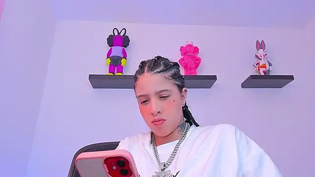 Snapshot of Gangster_Girl chatting on 02-28-25, 09:23 Gangster Girl online show from 02-28-25, 09:23