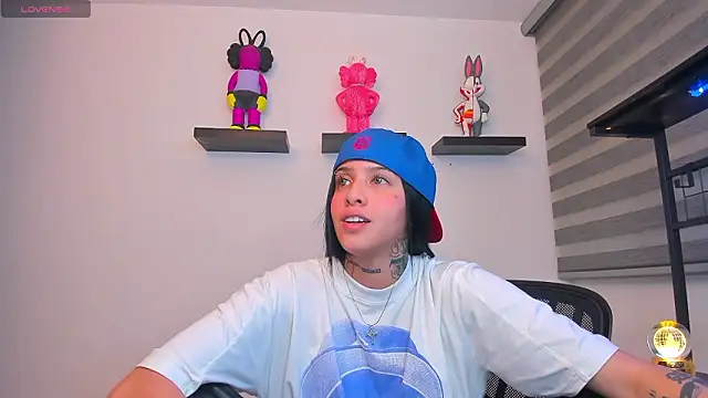 Snapshot of Gangster_Girl chatting on 02-07-26, 03:32 Gangster Girl online show from 02-07-26, 03:32