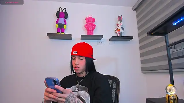 Snapshot of Gangster_Girl chatting on 02-12-26, 12:49 Gangster Girl online show from 02-12-26, 12:49