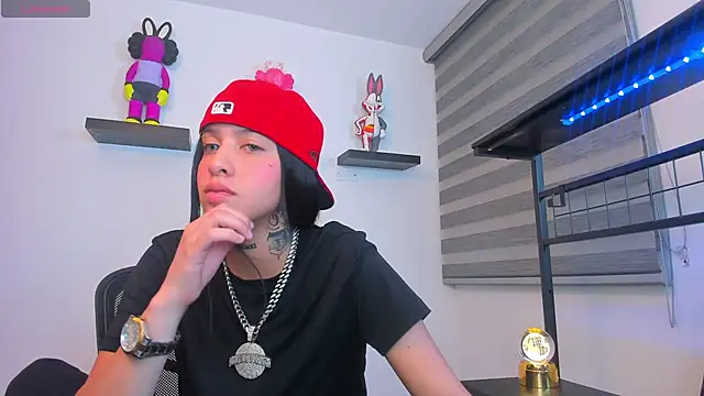 Snapshot of Gangster_Girl chatting on 02-19-26, 02:29 Gangster Girl online show from 02-19-26, 02:29