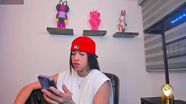 Snapshot of Gangster_Girl chatting on 03-07-26, 05:15 Gangster Girl online show from 03-07-26, 05:15