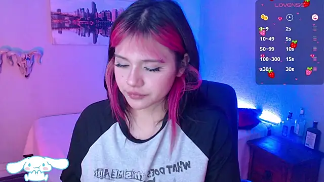 Snapshot of mixie_cute chatting on 01-11-25, 12:55 mixie cute online show from 01-11-25, 12:55