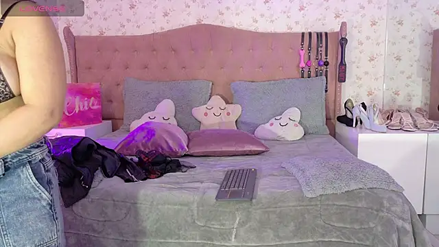 AvrillThomas online show from 01-24-25, 03:13