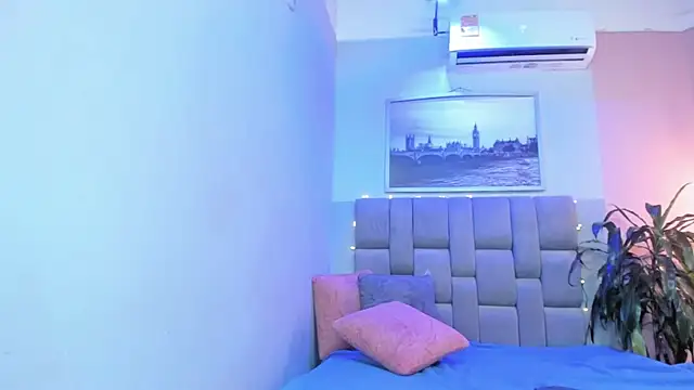 Snapshot of samyriverss chatting on 12-06-24, 04:03 samyriverss online show from 12-06-24, 04:03