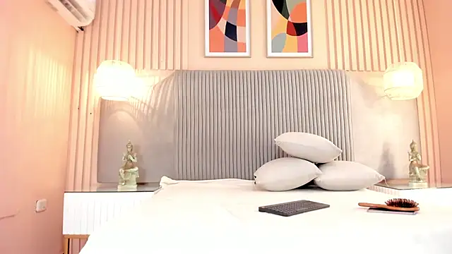 Snapshot of samyriverss chatting on 11-12-25, 10:37 samyriverss online show from 11-12-25, 10:37