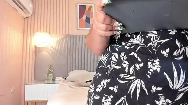 Snapshot of samyriverss chatting on 11-15-25, 10:45 samyriverss online show from 11-15-25, 10:45