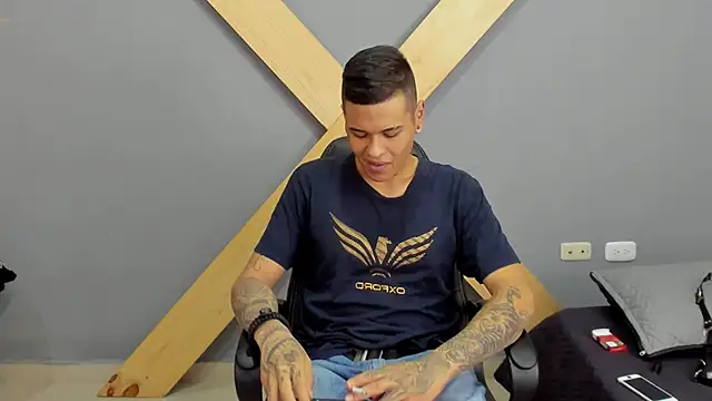 Snapshot of jamesinked_ chatting on 12-24-24, 05:34 jamesinked  online show from 12-24-24, 05:34