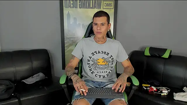 Snapshot of jamesinked_ chatting on 01-13-25, 09:31 jamesinked  online show from 01-13-25, 09:31