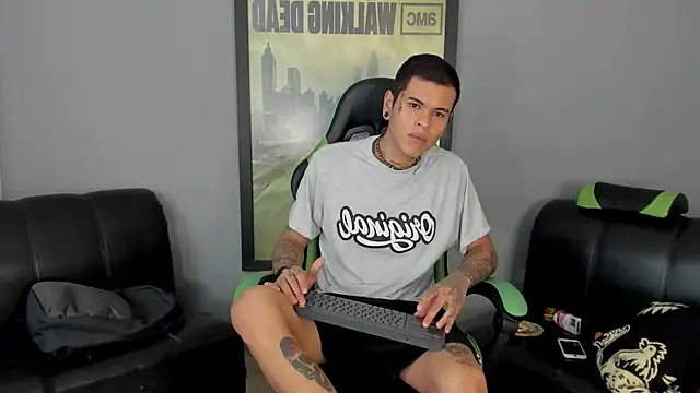 Snapshot of jamesinked_ chatting on 01-31-25, 06:36 jamesinked  online show from 01-31-25, 06:36
