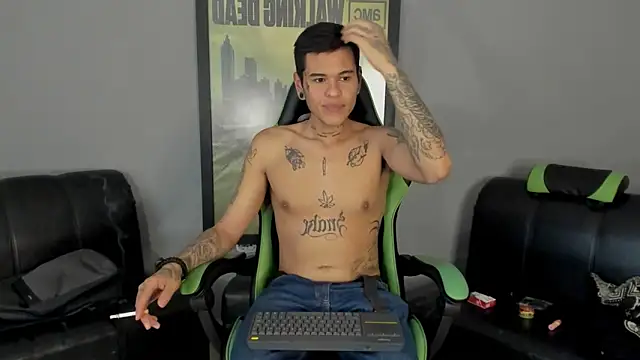 Snapshot of jamesinked_ chatting on 02-07-25, 05:18 jamesinked  online show from 02-07-25, 05:18