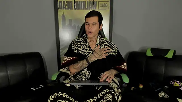 Snapshot of jamesinked_ chatting on 03-09-25, 07:12 jamesinked  online show from 03-09-25, 07:12
