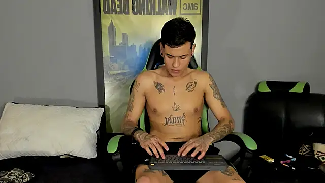 Snapshot of jamesinked_ chatting on 03-17-25, 03:36 jamesinked  online show from 03-17-25, 03:36