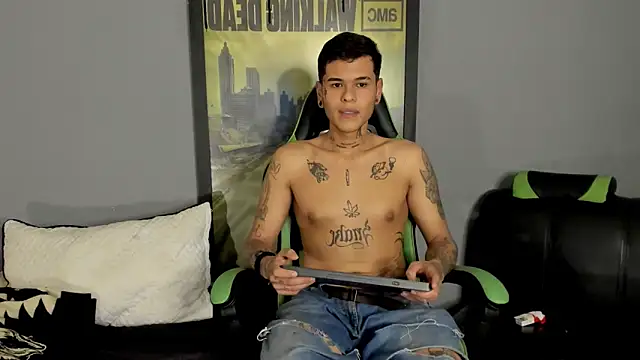 Snapshot of jamesinked_ chatting on 03-21-25, 10:28 jamesinked  online show from 03-21-25, 10:28