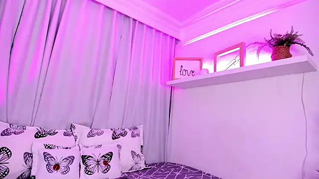 Snapshot of susyy7 chatting on 11-19-25, 07:25 susyy7 online show from 11-19-25, 07:25