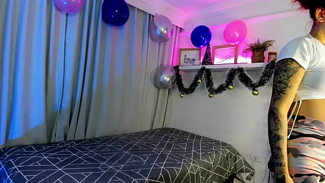 Snapshot of susyy7 chatting on 12-04-25, 07:33 susyy7 online show from 12-04-25, 07:33