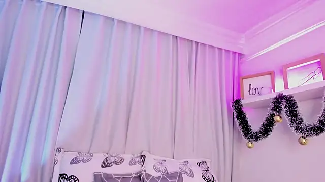 Snapshot of susyy7 chatting on 12-21-25, 07:43 susyy7 online show from 12-21-25, 07:43