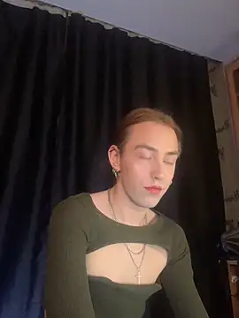 Avril Pearly  online show from 02-05-25, 07:53