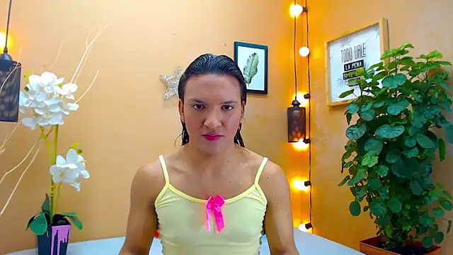 aslyhernandez 7 online show from 10-04-25, 12:36