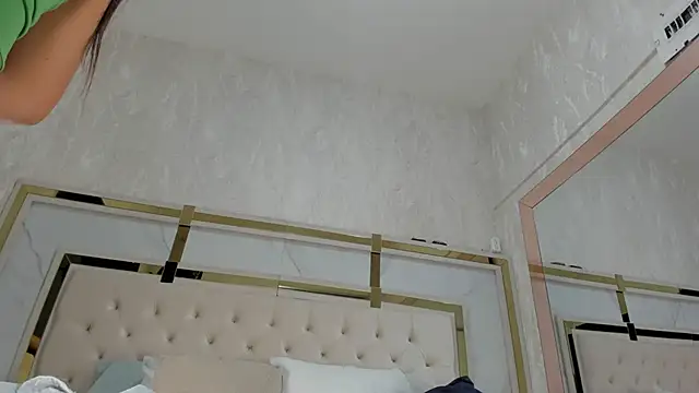 Victoriaa millers online show from 09-10-25, 07:14