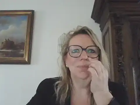 Snapshot of Silkesquirt chatting on 12-03-24, 09:33 Silkesquirt online show from 12-03-24, 09:33