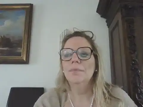 Snapshot of Silkesquirt chatting on 12-09-24, 10:32 Silkesquirt online show from 12-09-24, 10:32