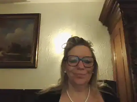 Snapshot of Silkesquirt chatting on 12-11-24, 07:20 Silkesquirt online show from 12-11-24, 07:20