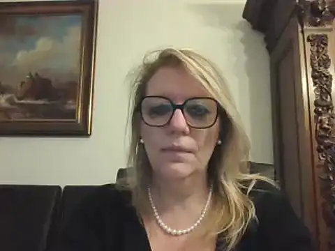 Snapshot of Silkesquirt chatting on 12-12-24, 02:22 Silkesquirt online show from 12-12-24, 02:22