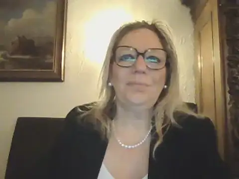 Snapshot of Silkesquirt chatting on 12-19-24, 07:40 Silkesquirt online show from 12-19-24, 07:40