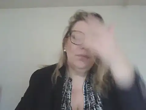 Snapshot of Silkesquirt chatting on 12-30-24, 12:52 Silkesquirt online show from 12-30-24, 12:52