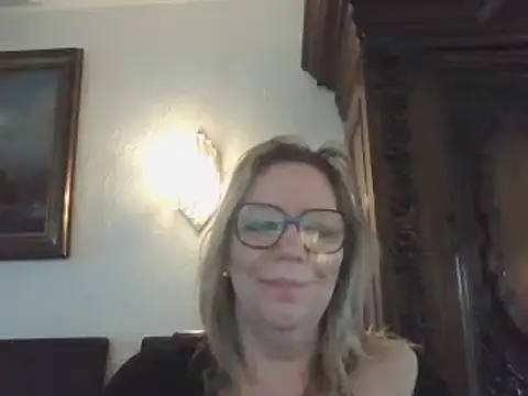 Snapshot of Silkesquirt chatting on 01-06-25, 01:30 Silkesquirt online show from 01-06-25, 01:30