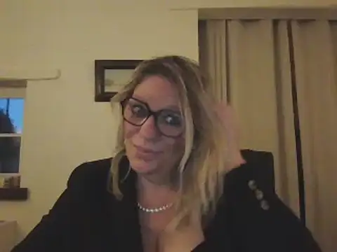 Snapshot of Silkesquirt chatting on 01-10-25, 07:14 Silkesquirt online show from 01-10-25, 07:14