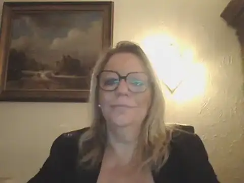 Snapshot of Silkesquirt chatting on 01-13-25, 07:32 Silkesquirt online show from 01-13-25, 07:32