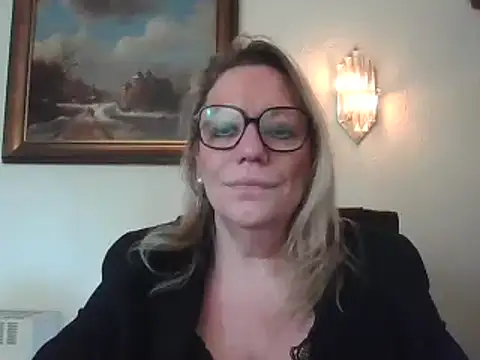 Snapshot of Silkesquirt chatting on 01-13-25, 10:47 Silkesquirt online show from 01-13-25, 10:47