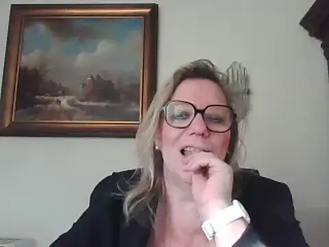 Snapshot of Silkesquirt chatting on 01-13-25, 01:49 Silkesquirt online show from 01-13-25, 01:49