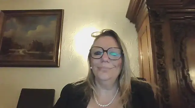 Snapshot of Silkesquirt chatting on 01-21-25, 07:04 Silkesquirt online show from 01-21-25, 07:04
