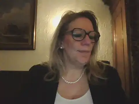 Snapshot of Silkesquirt chatting on 01-22-25, 07:03 Silkesquirt online show from 01-22-25, 07:03