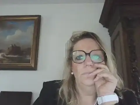 Snapshot of Silkesquirt chatting on 01-23-25, 09:50 Silkesquirt online show from 01-23-25, 09:50